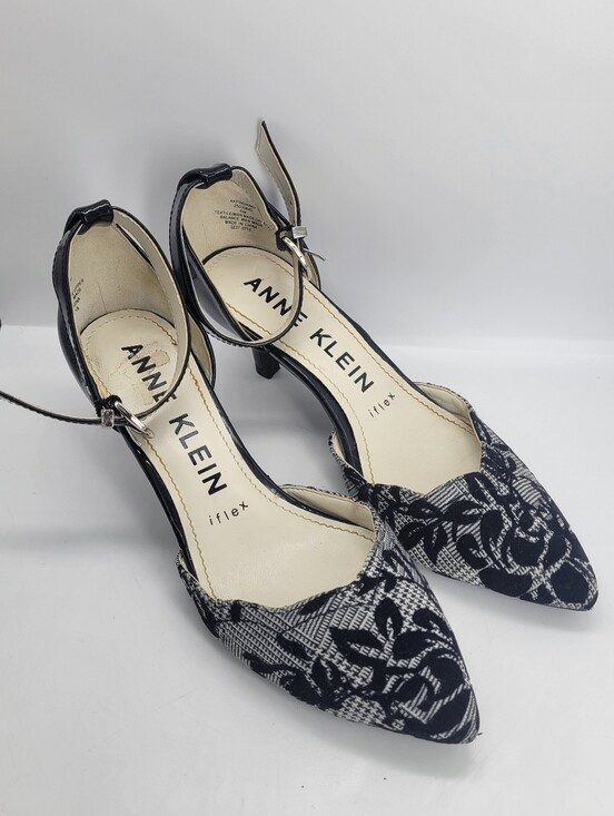 Anne Klein Shoes - Anne Klein "iFlex" black and white Pointed ankle strap size 6M floral lace